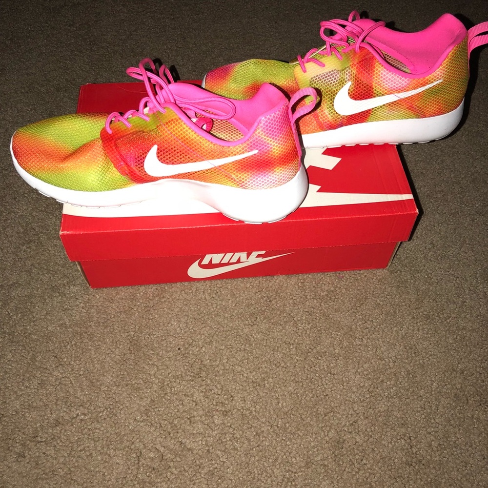 Nike Roshe - Picture 5 of 6